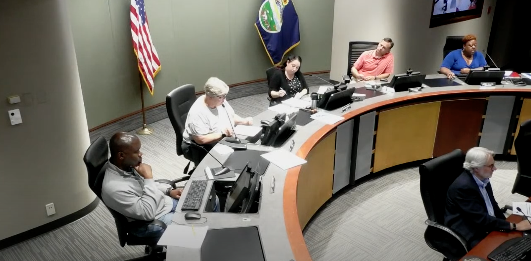 Lawrence City Commission approves 2023 budget that keeps tax rate flat ...